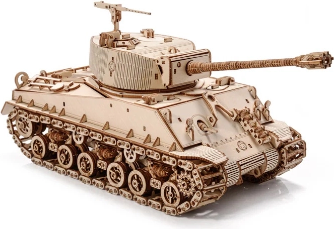 Realistisk model af kampvognen M4A3E8 Sherman