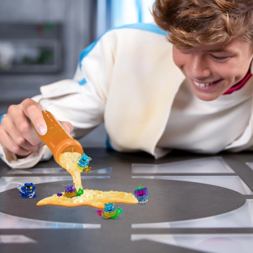 Skummende afsløringsproces med reagensglas