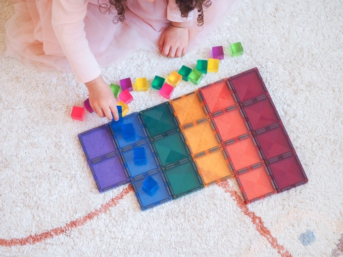 Pastelfarver og transparent design