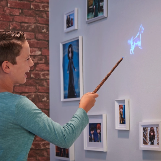 Projicerer Patronus på væggen