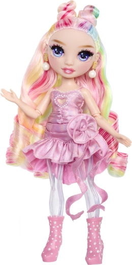 Pastelfarvet moderigtigt look til Bella Parker