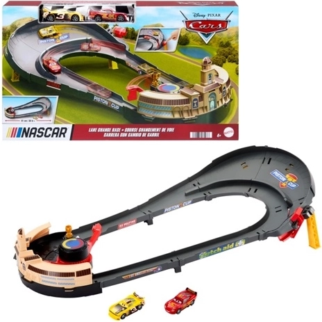 Disney og Pixar Cars NASCAR-racerbane med 2 biler