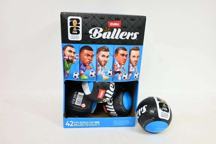 ZURU FIFA Ballers samlerfigur af fodboldspiller i boldformet emballage