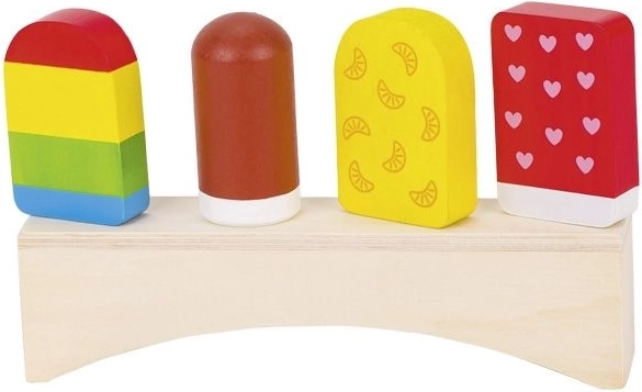 Farverige træ isbarer på stativ