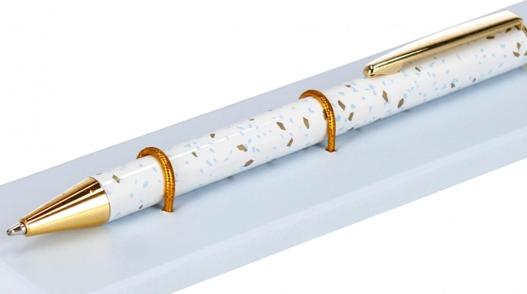 Elegant design med gyldne detaljer