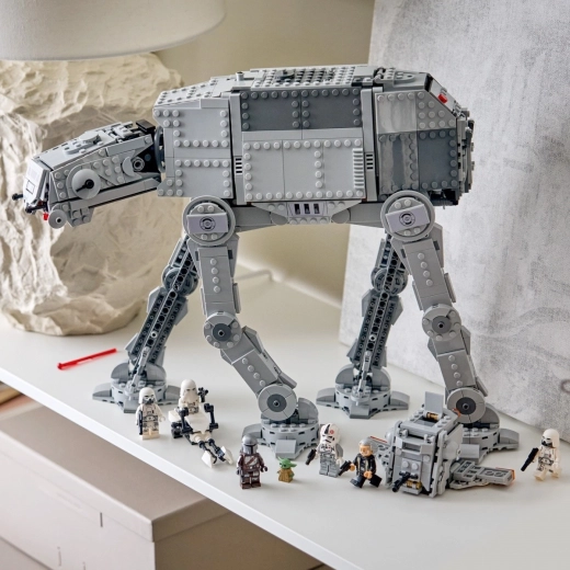 INT-4 og speeder gemt indeni
