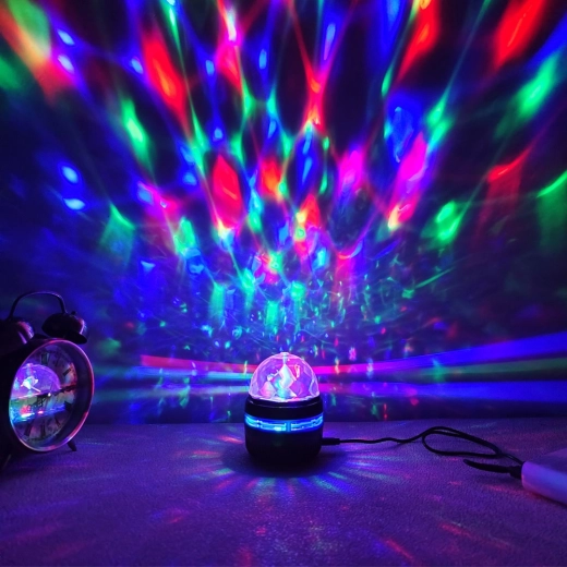 Farverige RGB-effekter og 360° projektion