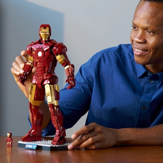 Minifigur af Iron Man inkluderet