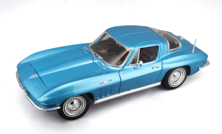 Maisto Chevrolet Corvette 1965 metalmodel 1:18 lyseblå