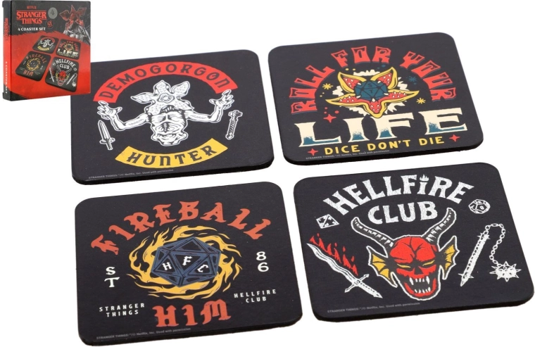 Sæt med korkglasbrikker Stranger Things 4 Hellfire Club - 4 stk.