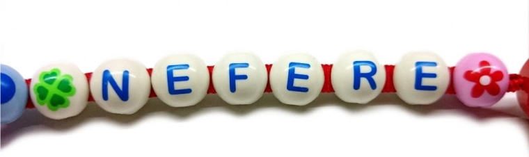 Farverige perler og legende design