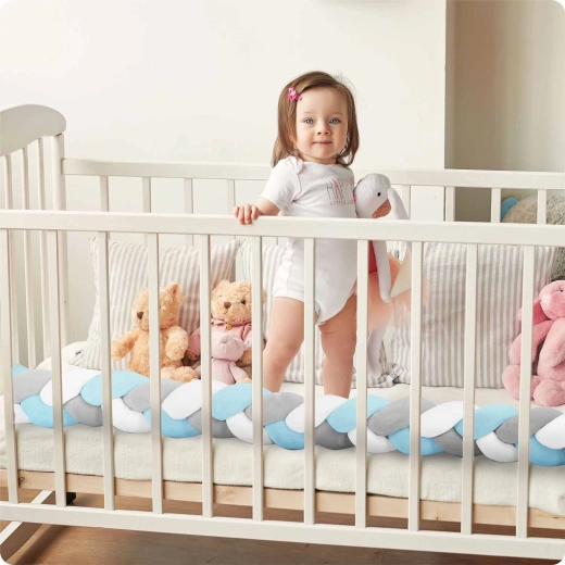 Blød beskyttelse i babysengen