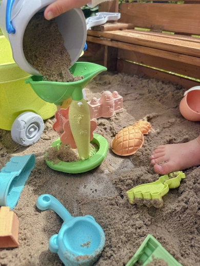 Mølle med si til både vand og sand