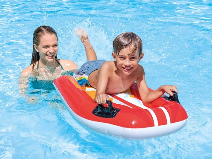 Sjov i poolen og på ferien