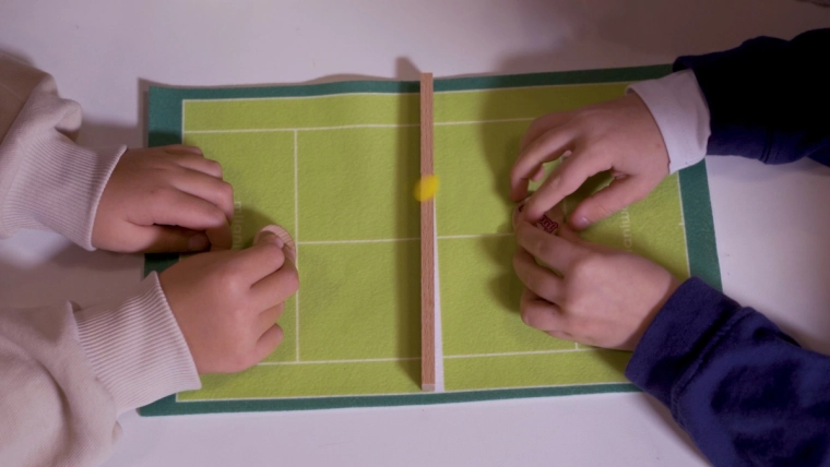 Hurtigt tennisspil for hele familien