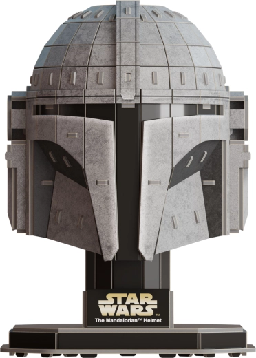 Detaljeret Mandalorian-hjelm på stand
