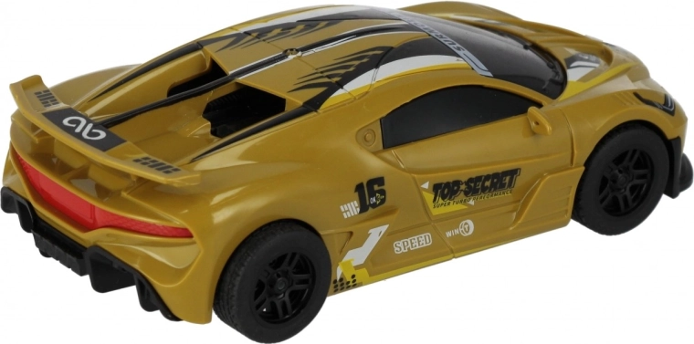 Sportsligt drift-look med spoiler og klistermærker
