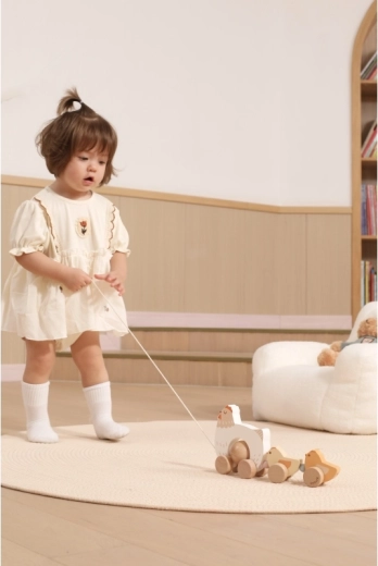 Gyngende kyllinger, der motiverer til at gå