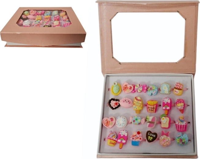 Sæt med børneringe med farverige slikmotiver