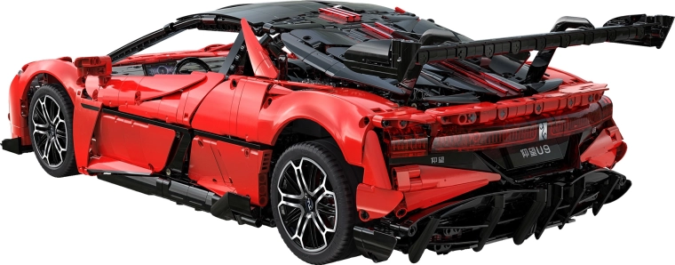 Realistisk supersportsvogn i skala 1:8