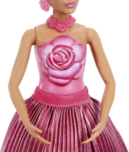 Detaljeret blomsteroutfit og accessories