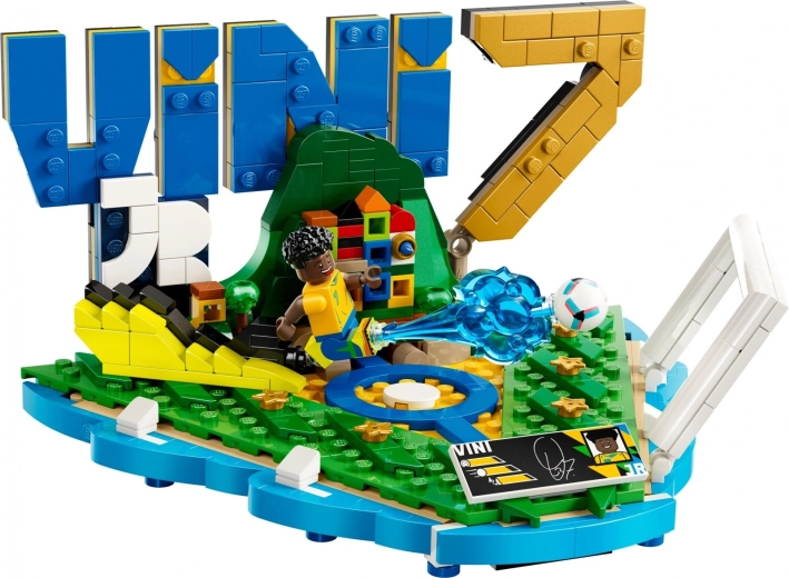 Vini Jr.-minifigur i et actionøjeblik