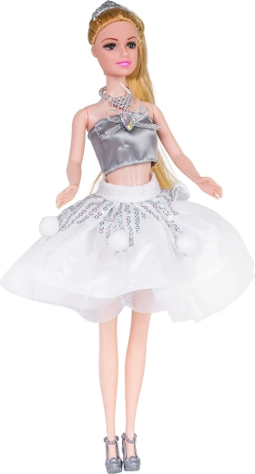 Stilfuld dukke med redbart hår