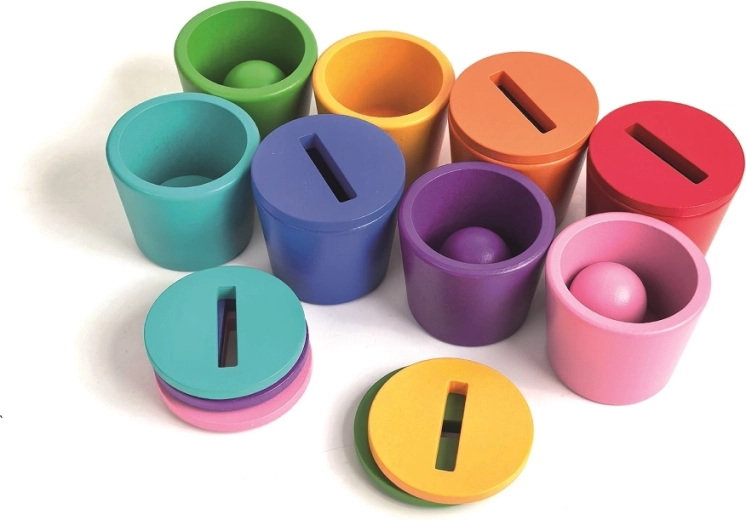 Kopper med slidser til indsætning af mønter