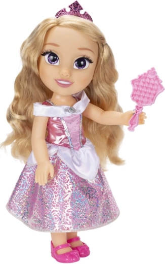 Kongeligt look med tiara og glitrende kjole