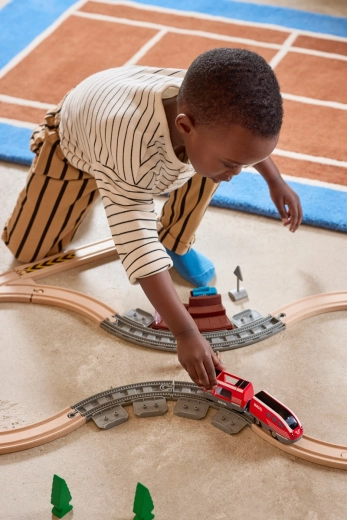 Optrækkeligt rødt tog uden batterier