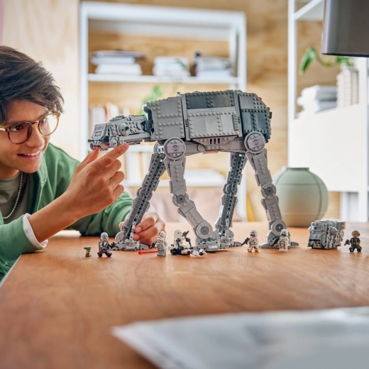 Actionmission med syv figurer