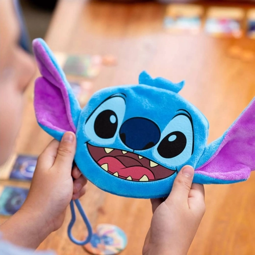 Plyspose og vandrende Stitch-polet i pakken