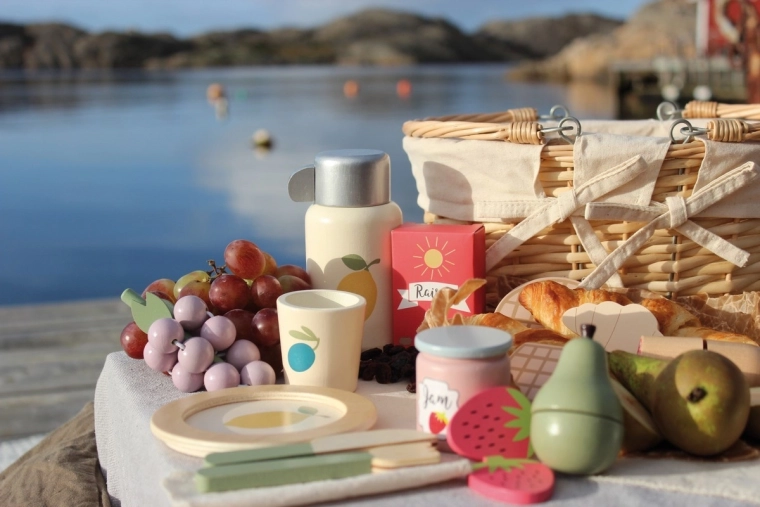 Picnickurv og tæppe til leg hjemme og ude