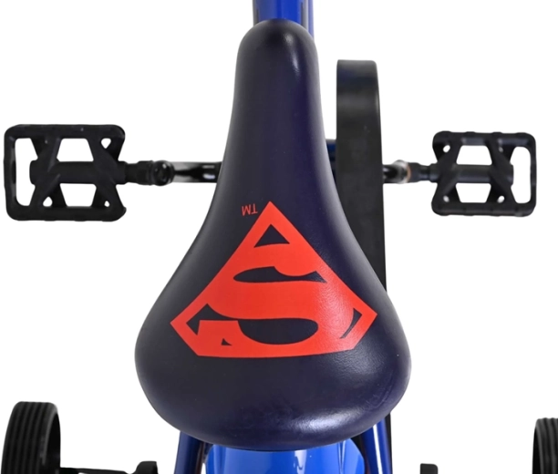 Komfortabel sadel med det ikoniske Superman-logo