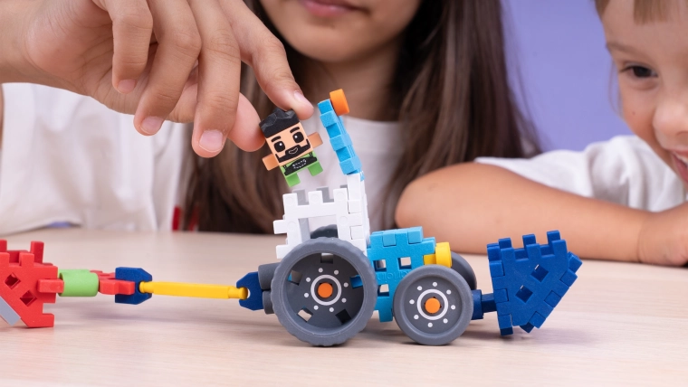 Legefigur af bonde til rolleleg