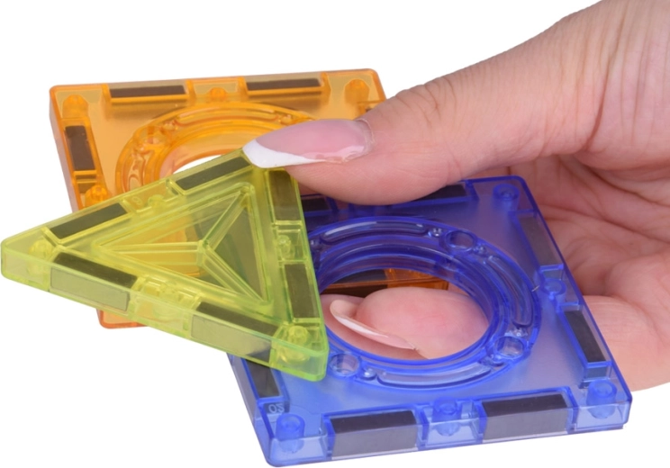 Sikre magneter og kreativ læring gennem leg