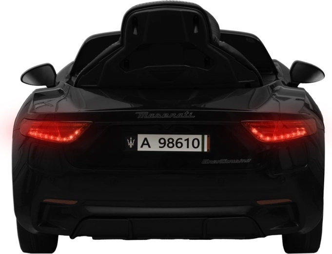 Licenseret MASERATI-design med realistiske detaljer