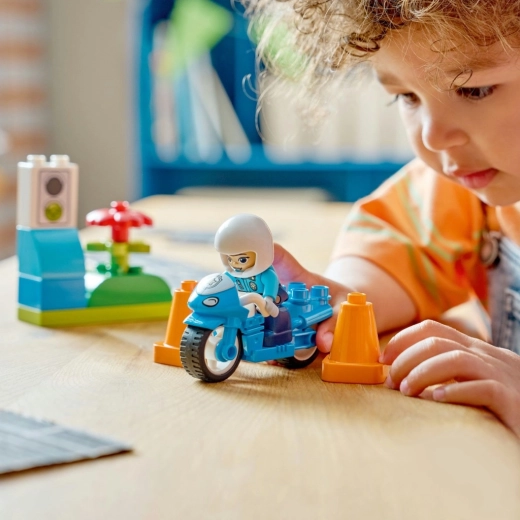 Fantasileg med politikvinden