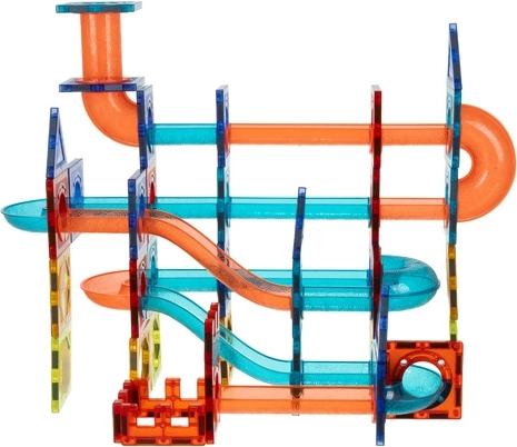 Kreative 3D-byggerier og jævn kuglekørsel