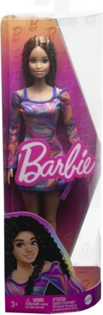 Barbie Fashionistas dukke med bølget hår og fregner