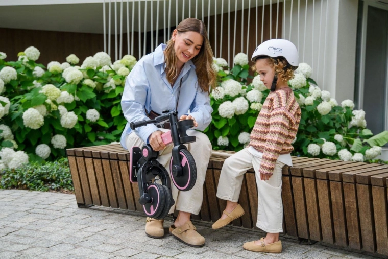 Sammenklappeligt stel og styr med ét tryk