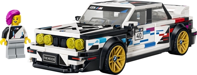 Autentisk udseende af BMW M3 (E30) med motorsportsgrafik