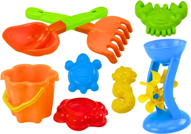 Farverigt sæt sandlegesager med kværn og forme