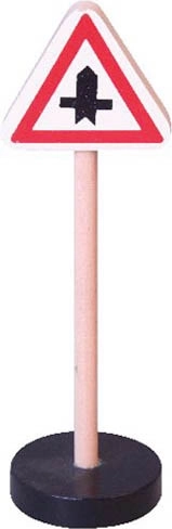 Trafikskilt i træ - hovedvej og sidevej