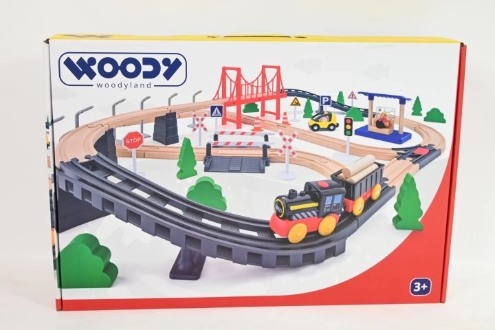 Woodyland træ-togbane med elektrisk lokomotiv og bro