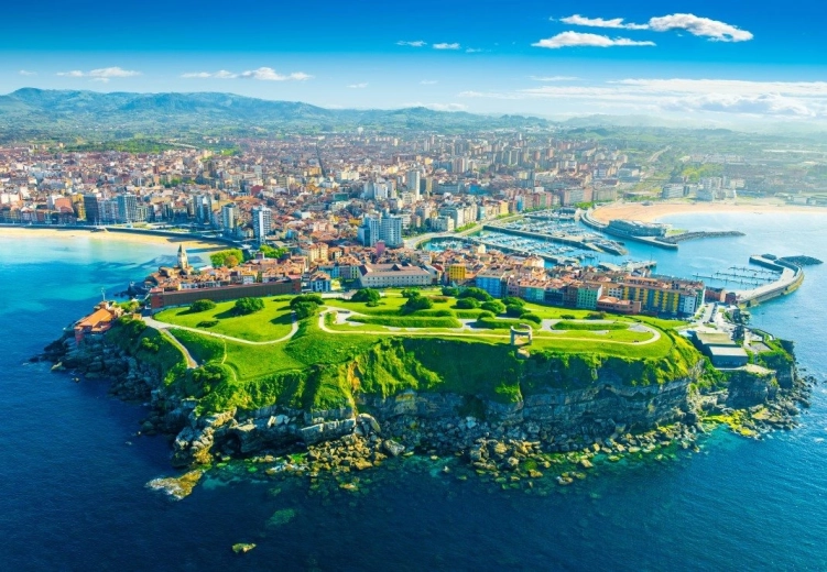 Puslespil Udsigt over Gijón i Spanien 1000 brikker
