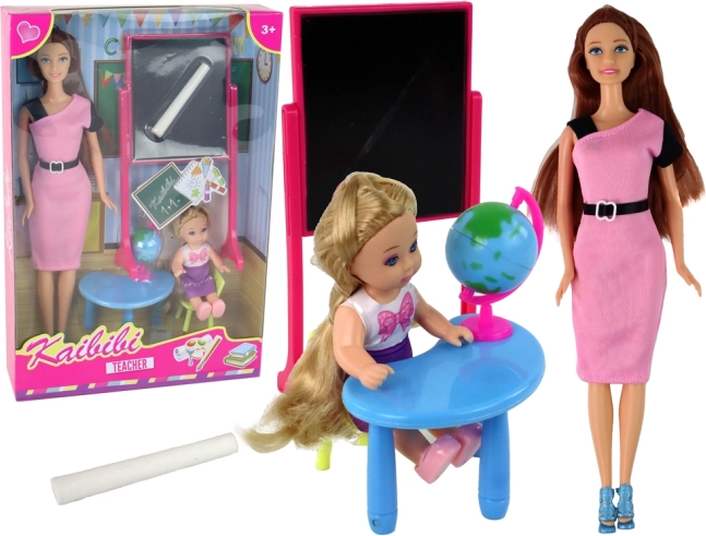 Lærer med elev, skolesæt med tavle og globus