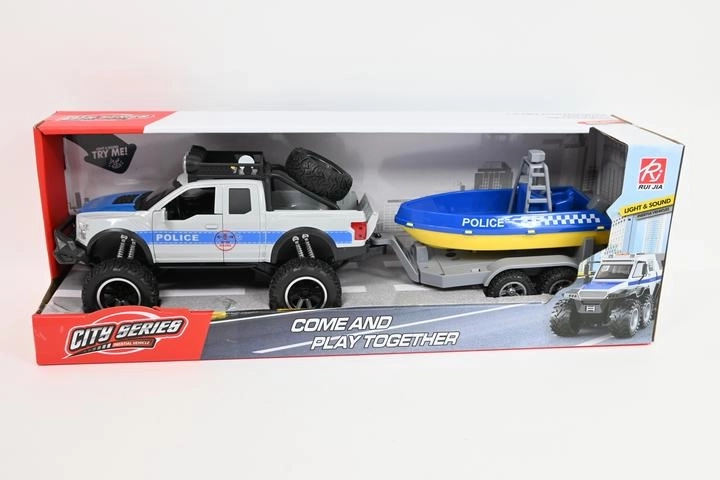 Politiets terrængående bil med trailer og redningsbåd med lys og lyd