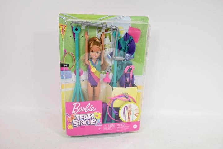 Barbie team Stacie – gymnastiksæt med barre og tilbehør