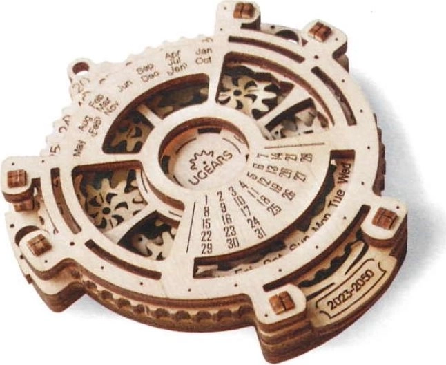UGEARS mekanisk trækalender – 3D‑puslespil